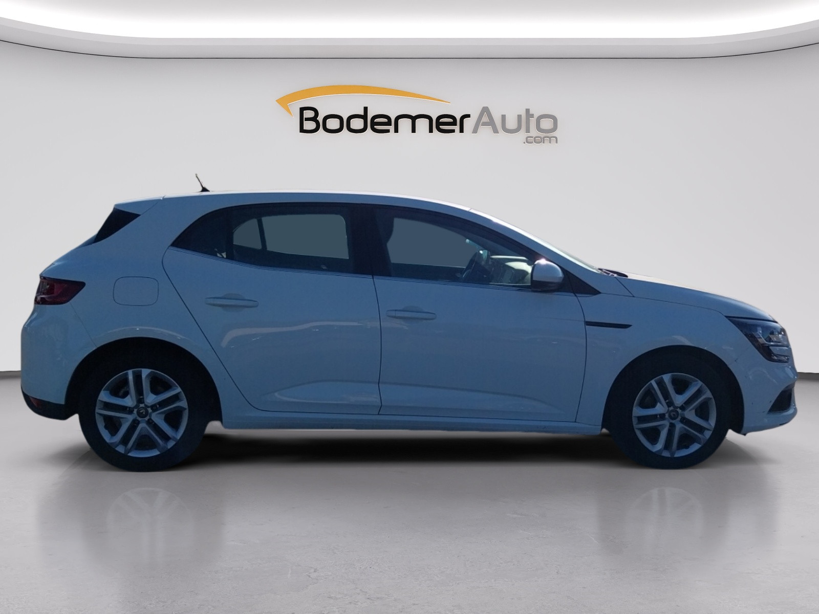 Vente en ligne Renault Megane 4 Mégane IV Berline Blue dCi 115 au prix de 13 990 €