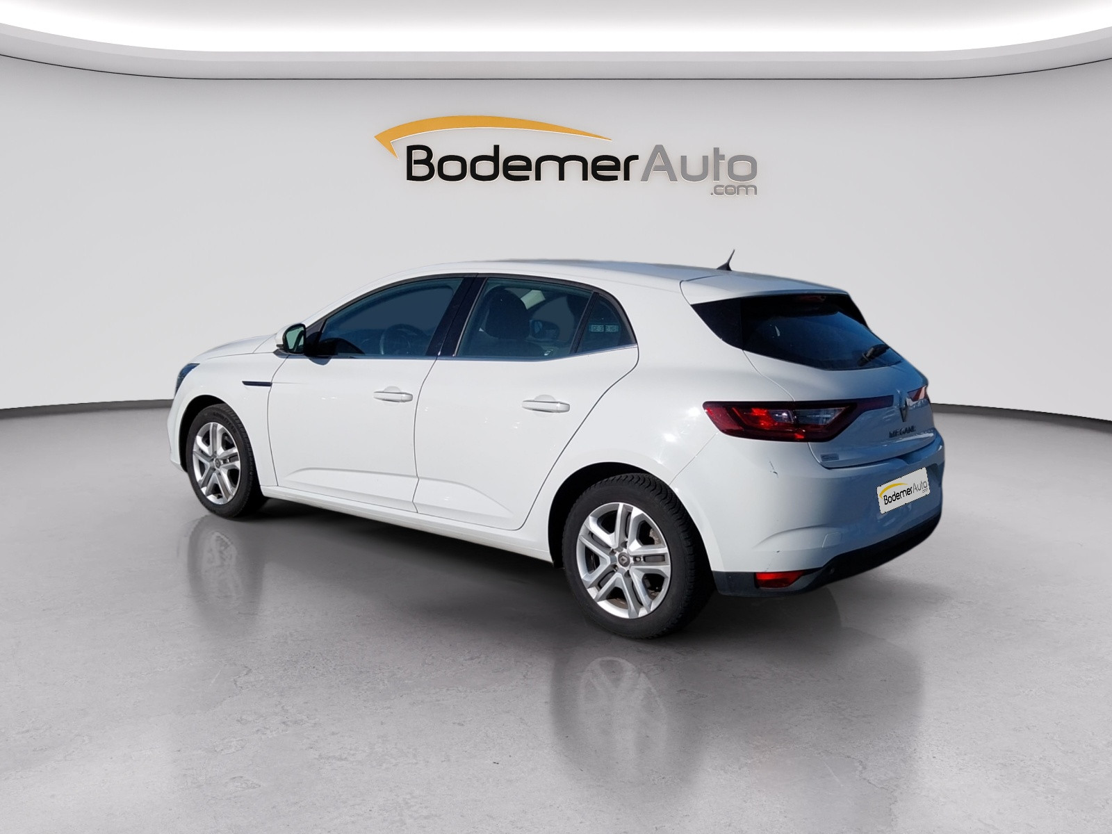 Vente en ligne Renault Megane 4 Mégane IV Berline Blue dCi 115 au prix de 13 990 €