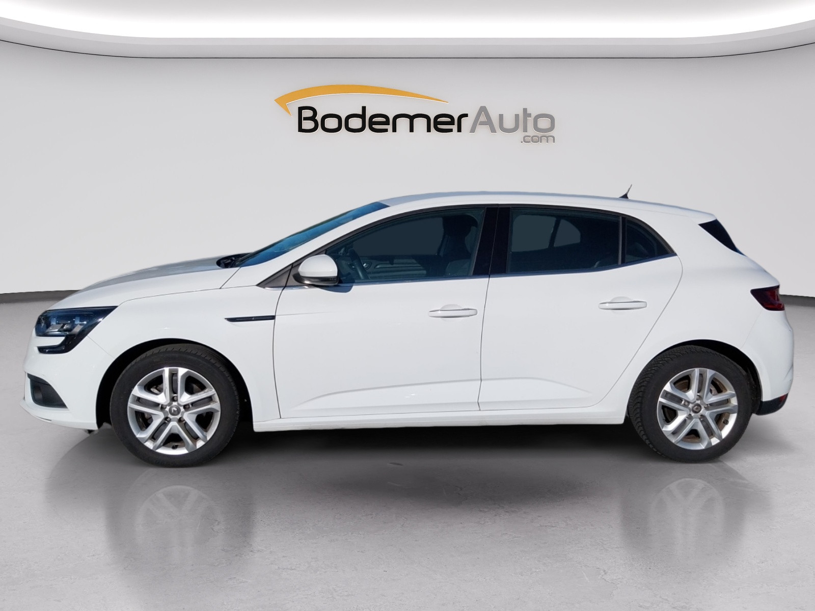 Vente en ligne Renault Megane 4 Mégane IV Berline Blue dCi 115 au prix de 13 990 €