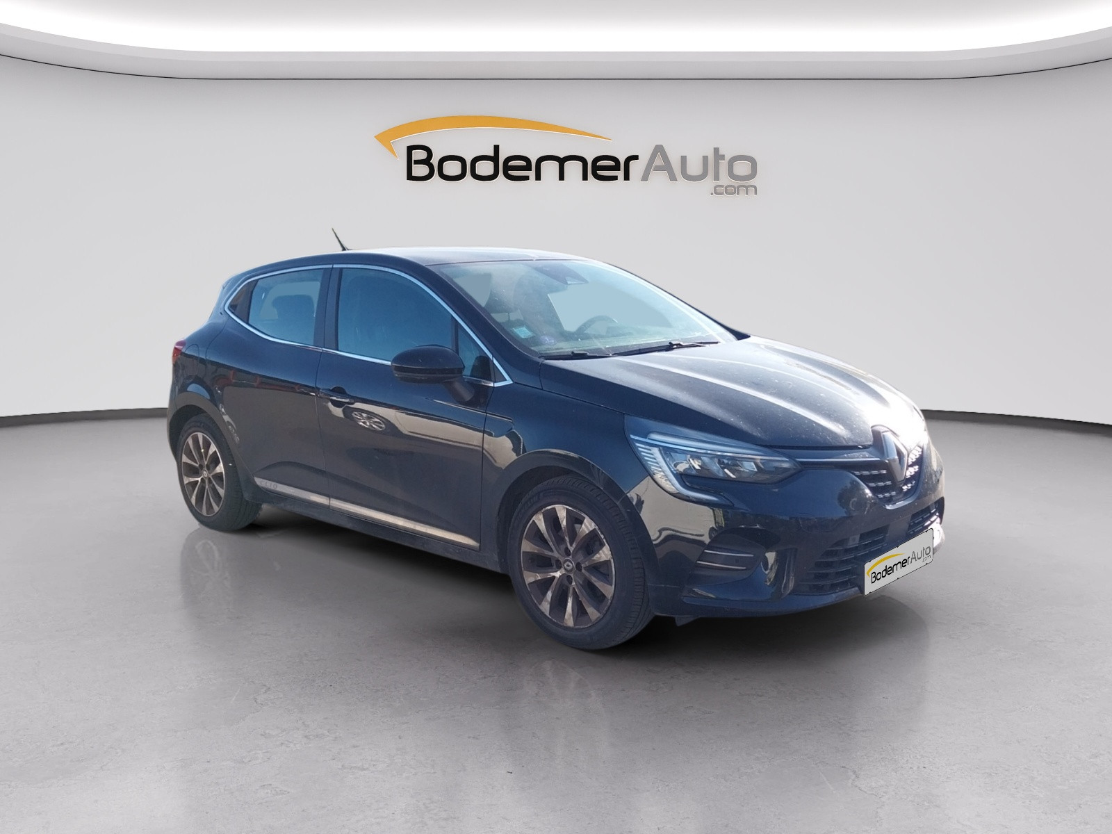 Vente en ligne Renault Clio 5 Clio TCe 140 - 21 au prix de 11 990 €