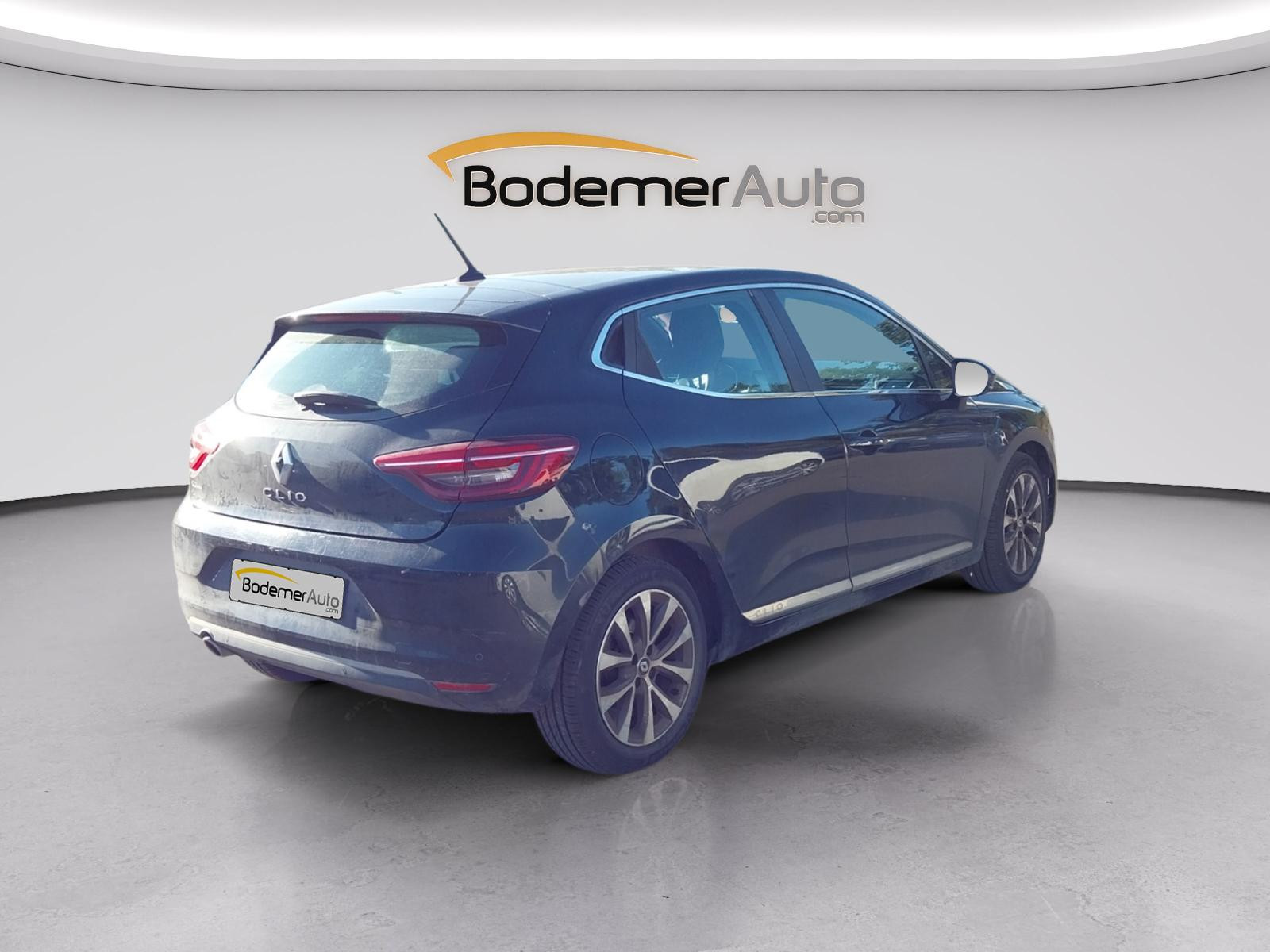 Vente en ligne Renault Clio 5 Clio TCe 140 - 21 au prix de 11 990 €