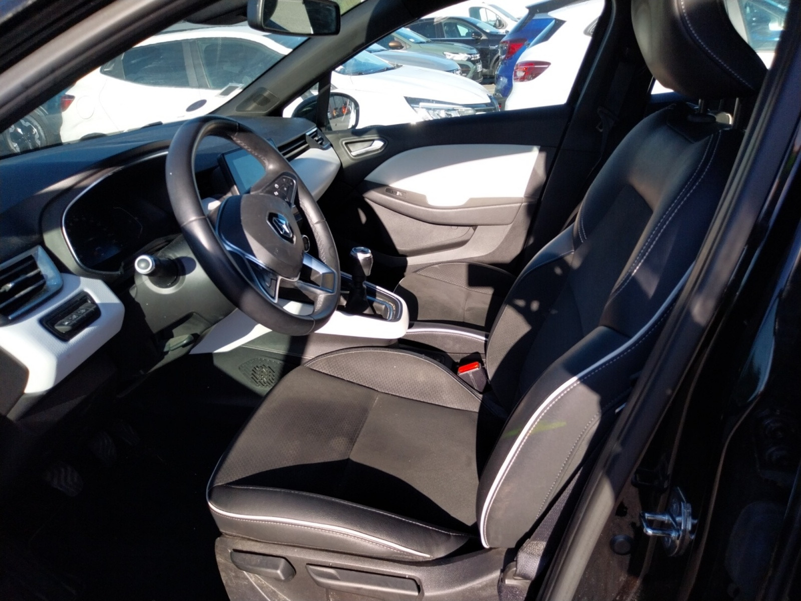 Vente en ligne Renault Clio 5 Clio TCe 140 - 21 au prix de 11 990 €