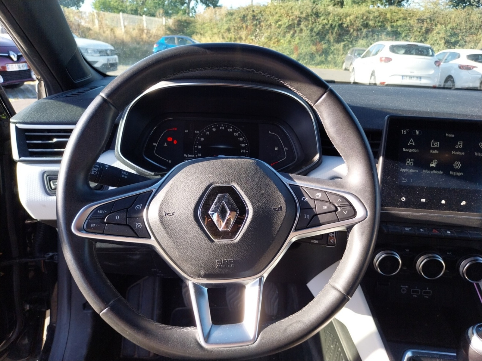 Vente en ligne Renault Clio 5 Clio TCe 140 - 21 au prix de 11 990 €