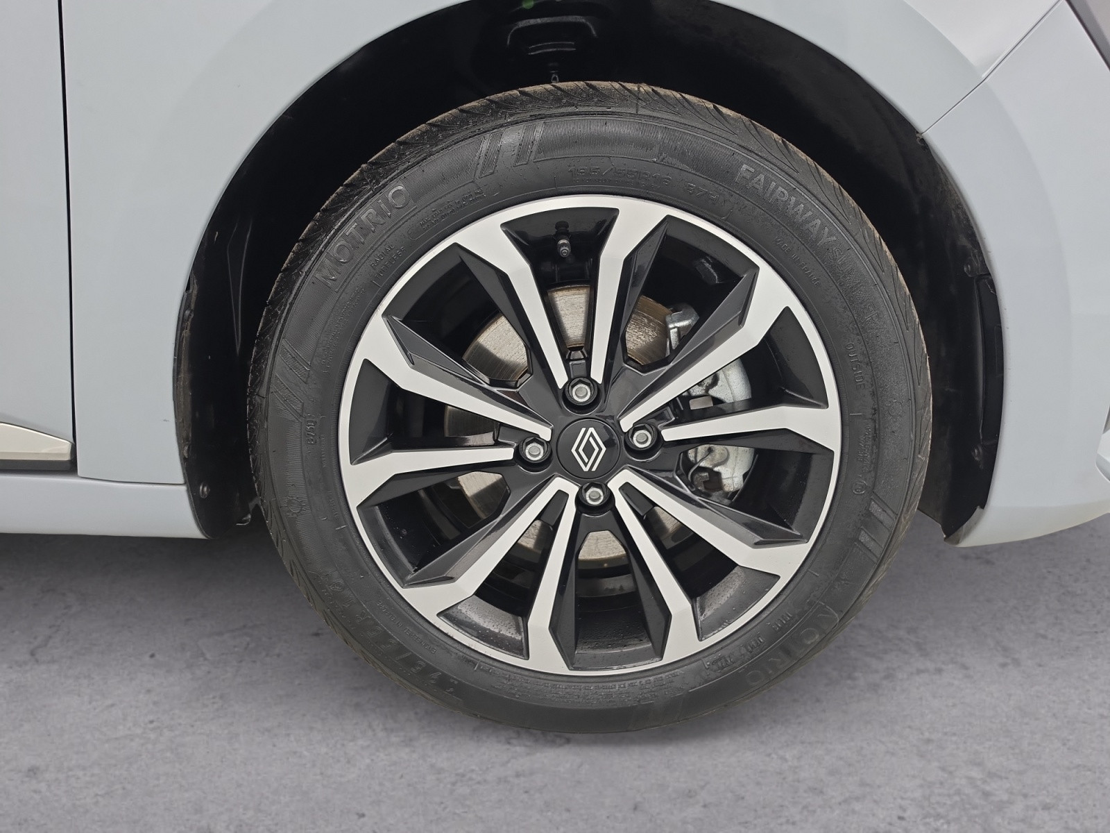 Vente en ligne Renault Clio 5 Clio E-Tech full hybrid 145 ch GSR2 au prix de 20 990 €