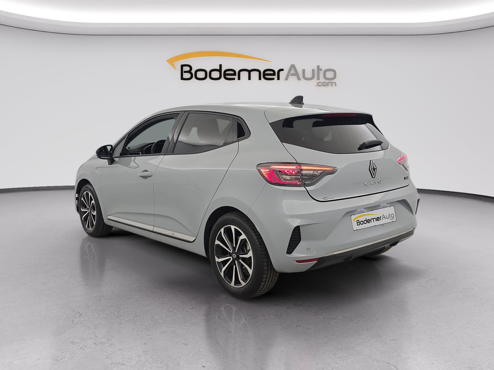 Vente en ligne Renault Clio 5 Clio E-Tech full hybrid 145 ch GSR2 au prix de 20 990 €