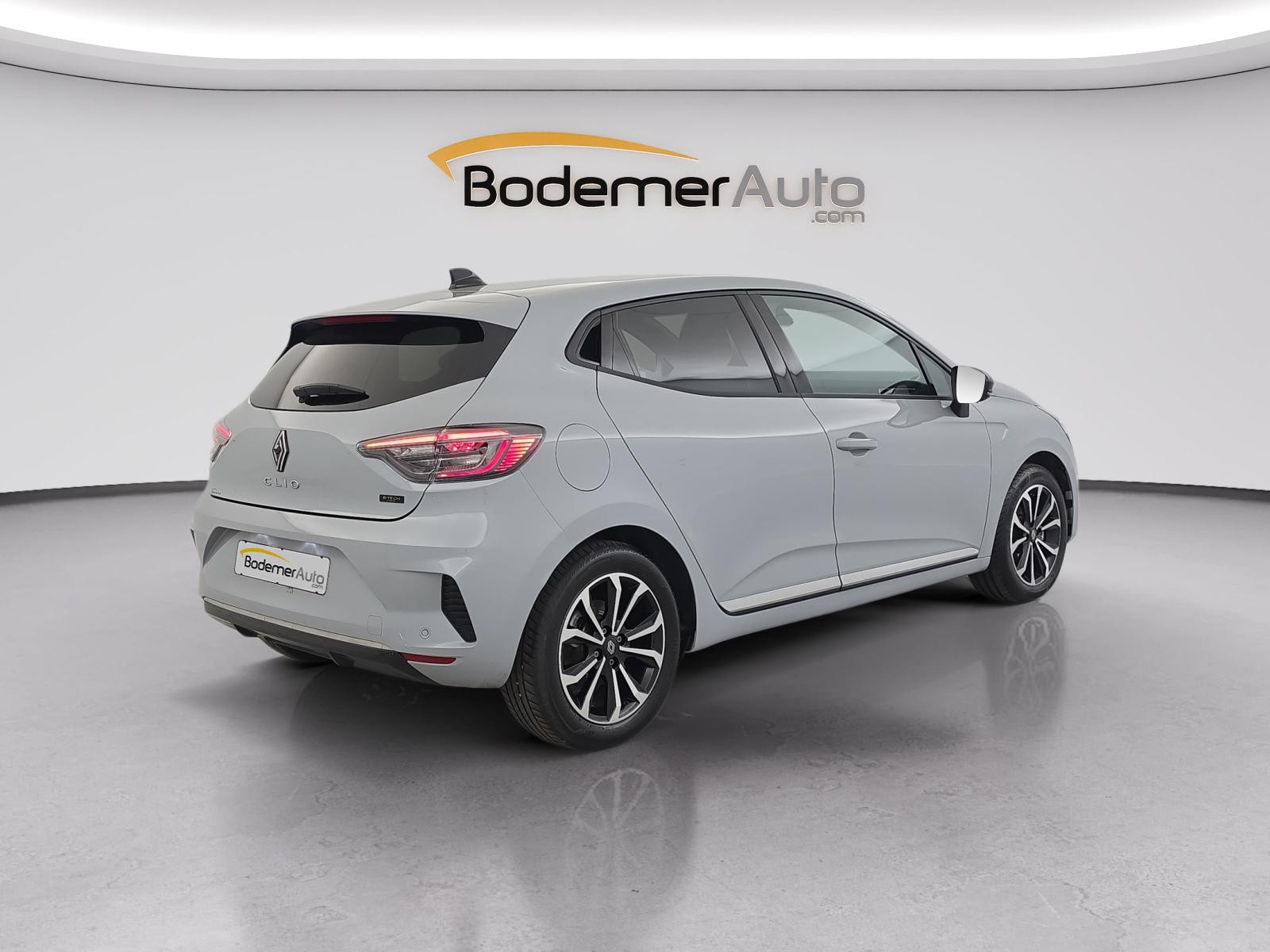 Vente en ligne Renault Clio 5 Clio E-Tech full hybrid 145 ch GSR2 au prix de 20 990 €