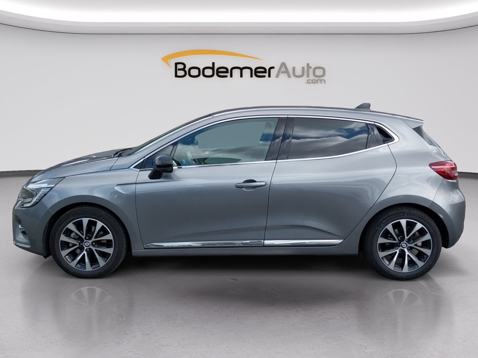 Vente en ligne Renault Clio 5 Clio E-Tech full hybrid 145 au prix de 16 490 €