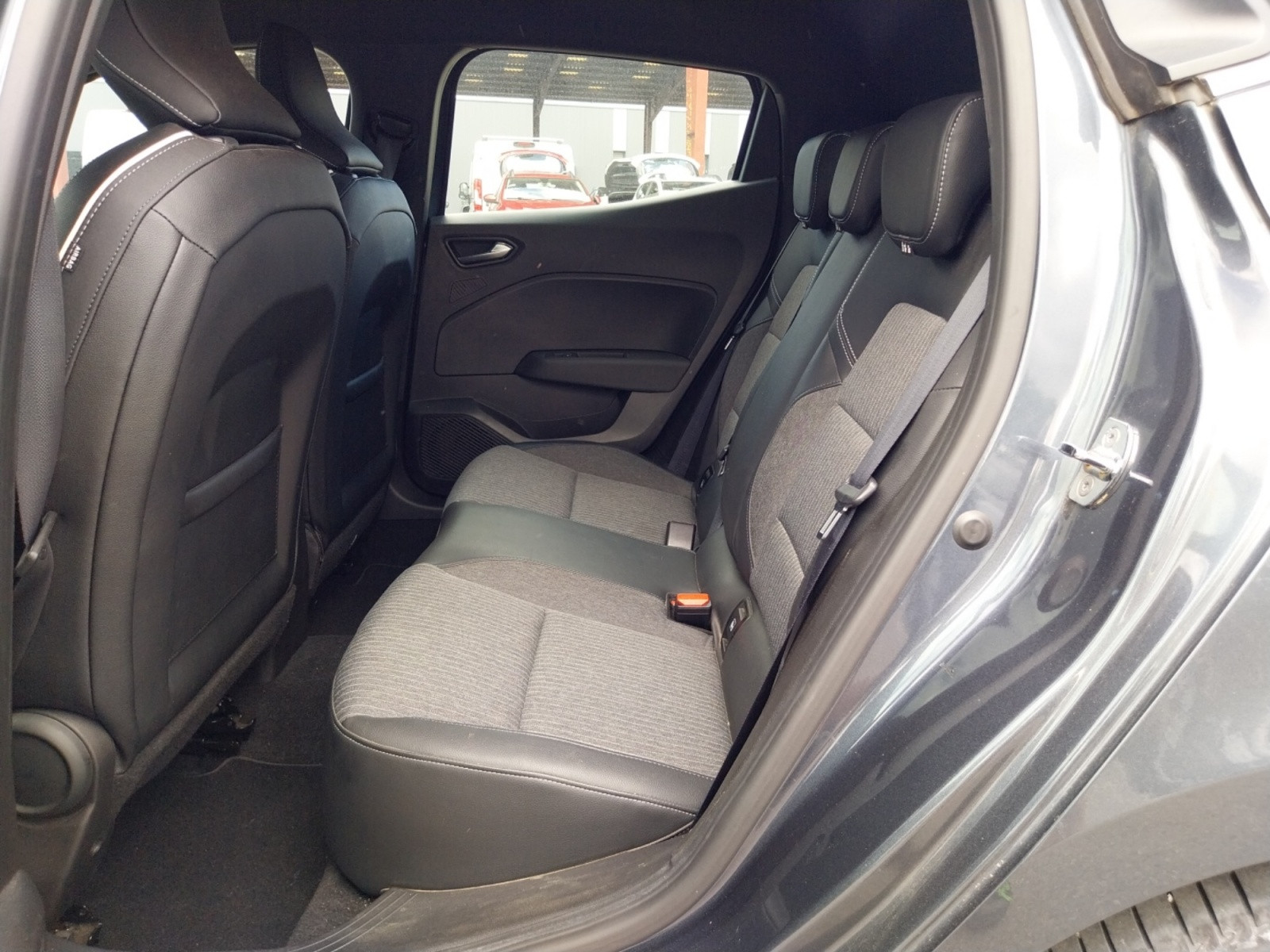 Vente en ligne Renault Clio 5 Clio TCe 90 - 21N au prix de 14 270 €