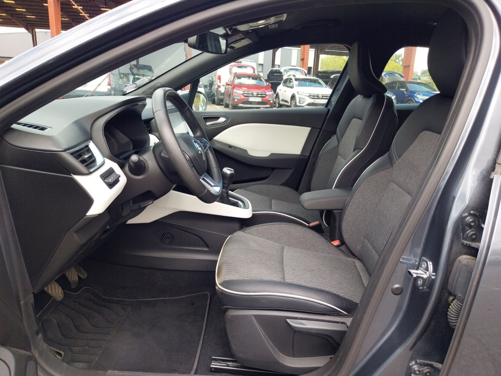 Vente en ligne Renault Clio 5 Clio TCe 90 - 21N au prix de 14 270 €