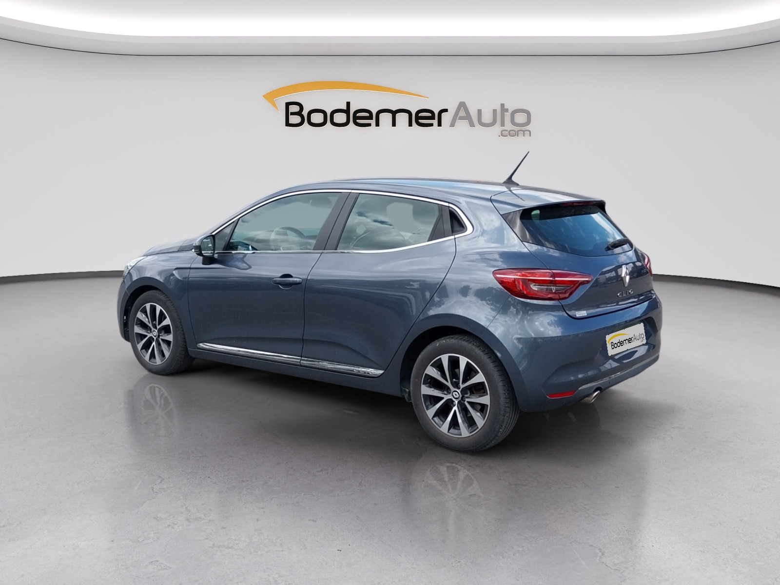 Vente en ligne Renault Clio 5 Clio TCe 90 - 21N au prix de 14 270 €