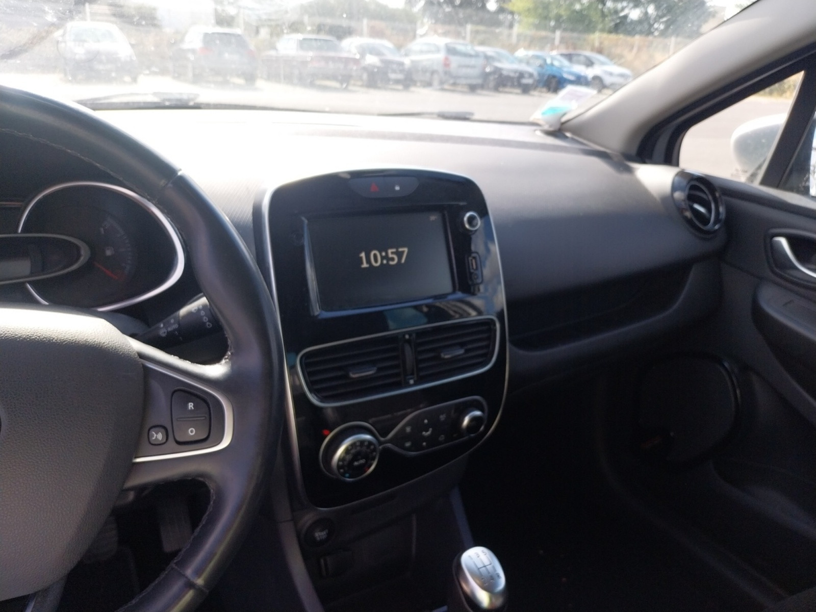 Vente en ligne Renault Clio 4 Clio TCe 90 au prix de 10 990 €