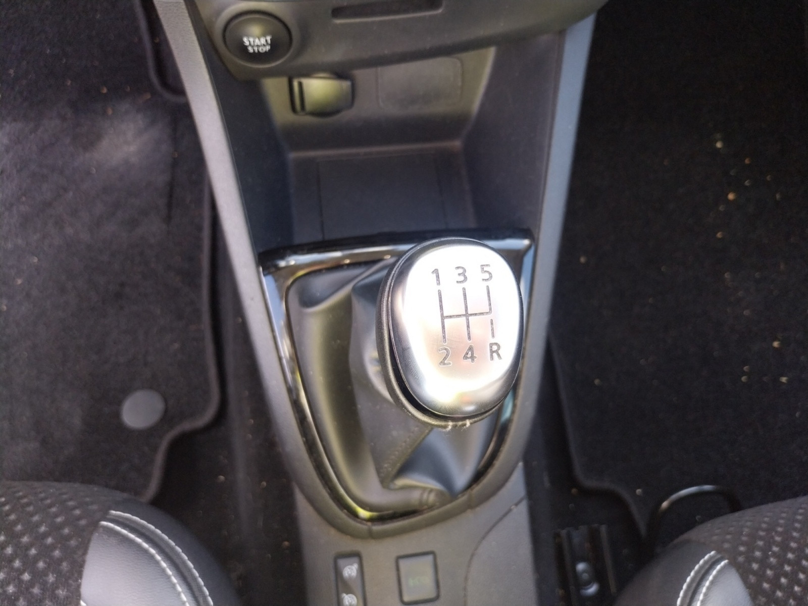 Vente en ligne Renault Clio 4 Clio TCe 90 au prix de 10 990 €