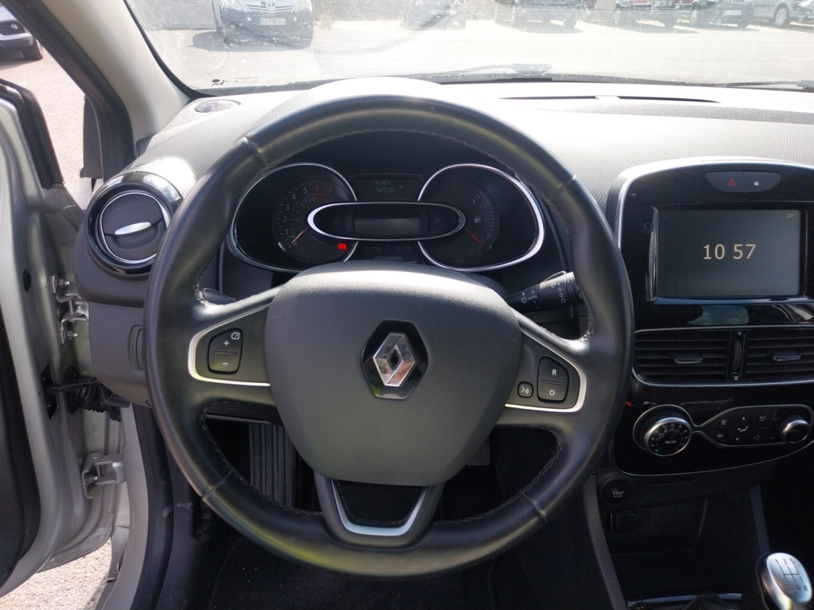 Vente en ligne Renault Clio 4 Clio TCe 90 au prix de 10 990 €