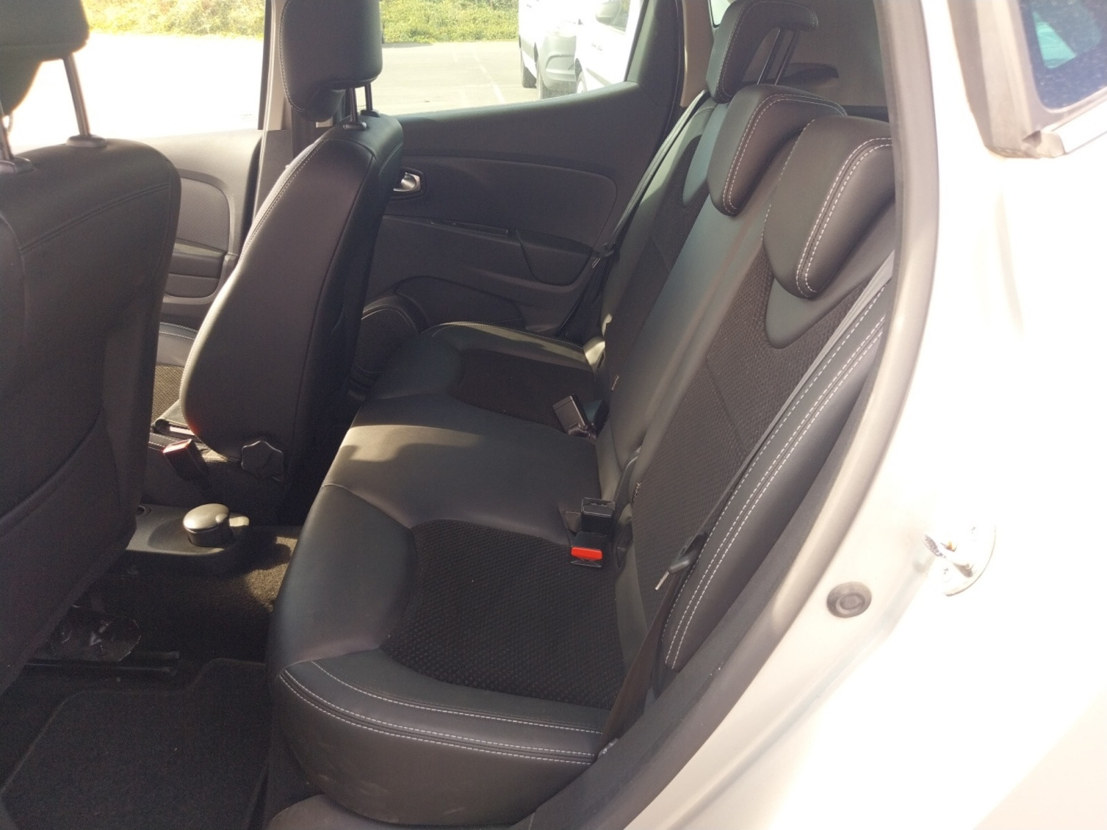 Vente en ligne Renault Clio 4 Clio TCe 90 au prix de 10 990 €