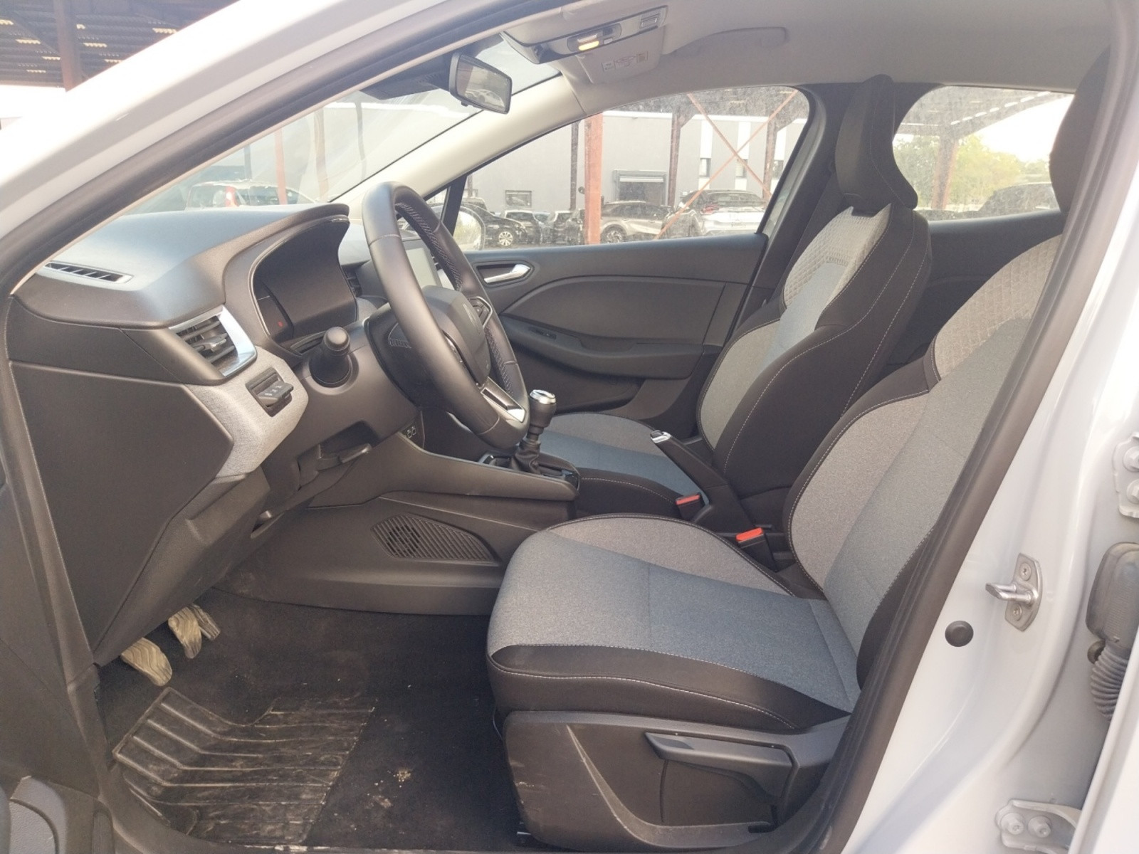 Vente en ligne Renault Clio 5 Clio Blue dCi 100 ch GSR2 au prix de 17 790 €