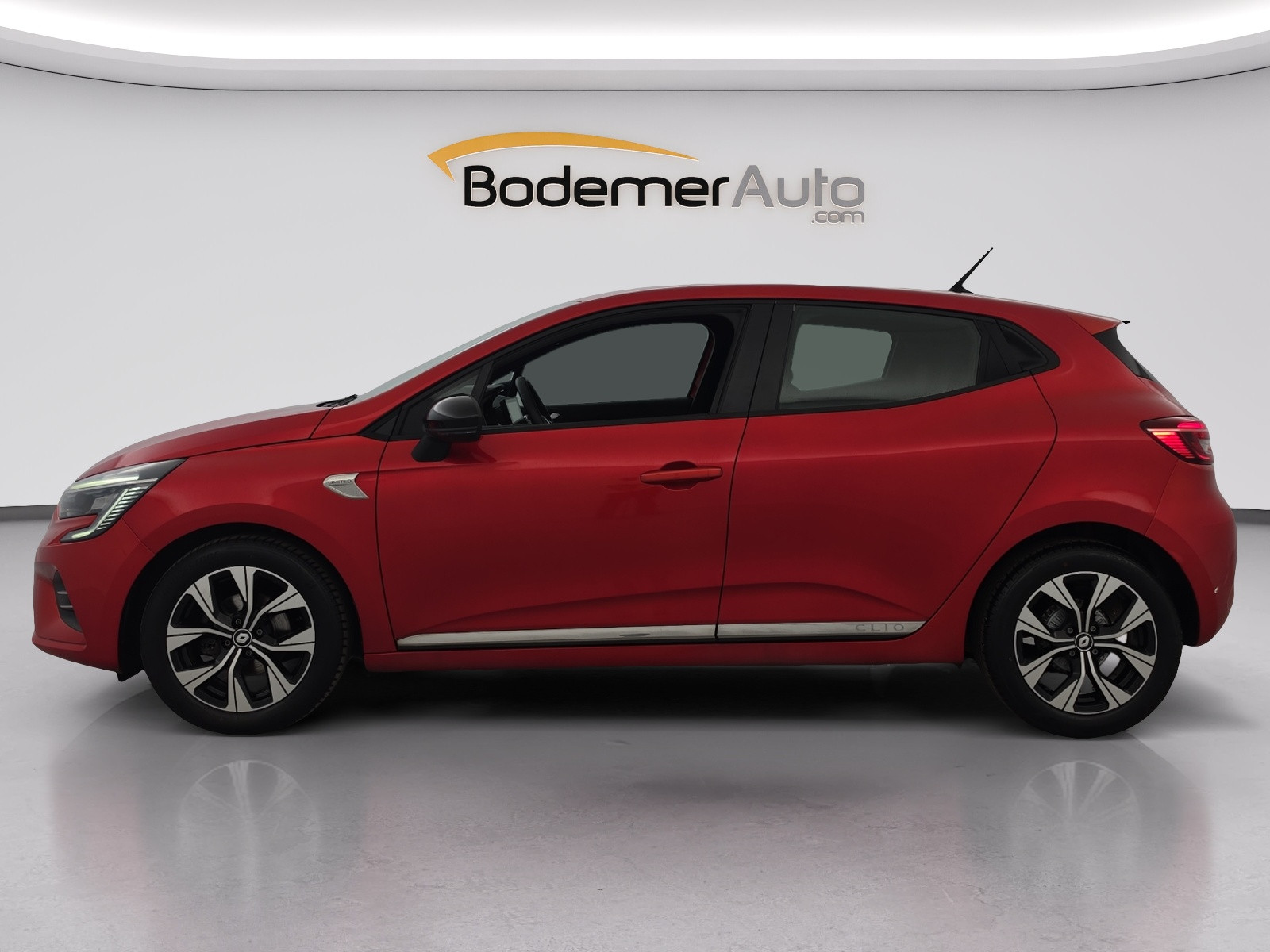 Vente en ligne Renault Clio 5 Clio TCe 90 - 21N au prix de 13 990 €