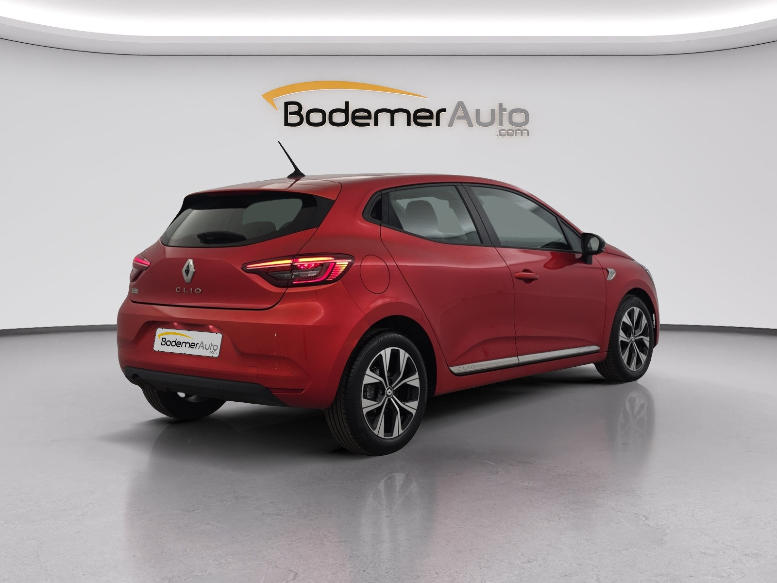 Vente en ligne Renault Clio 5 Clio TCe 90 - 21N au prix de 13 990 €