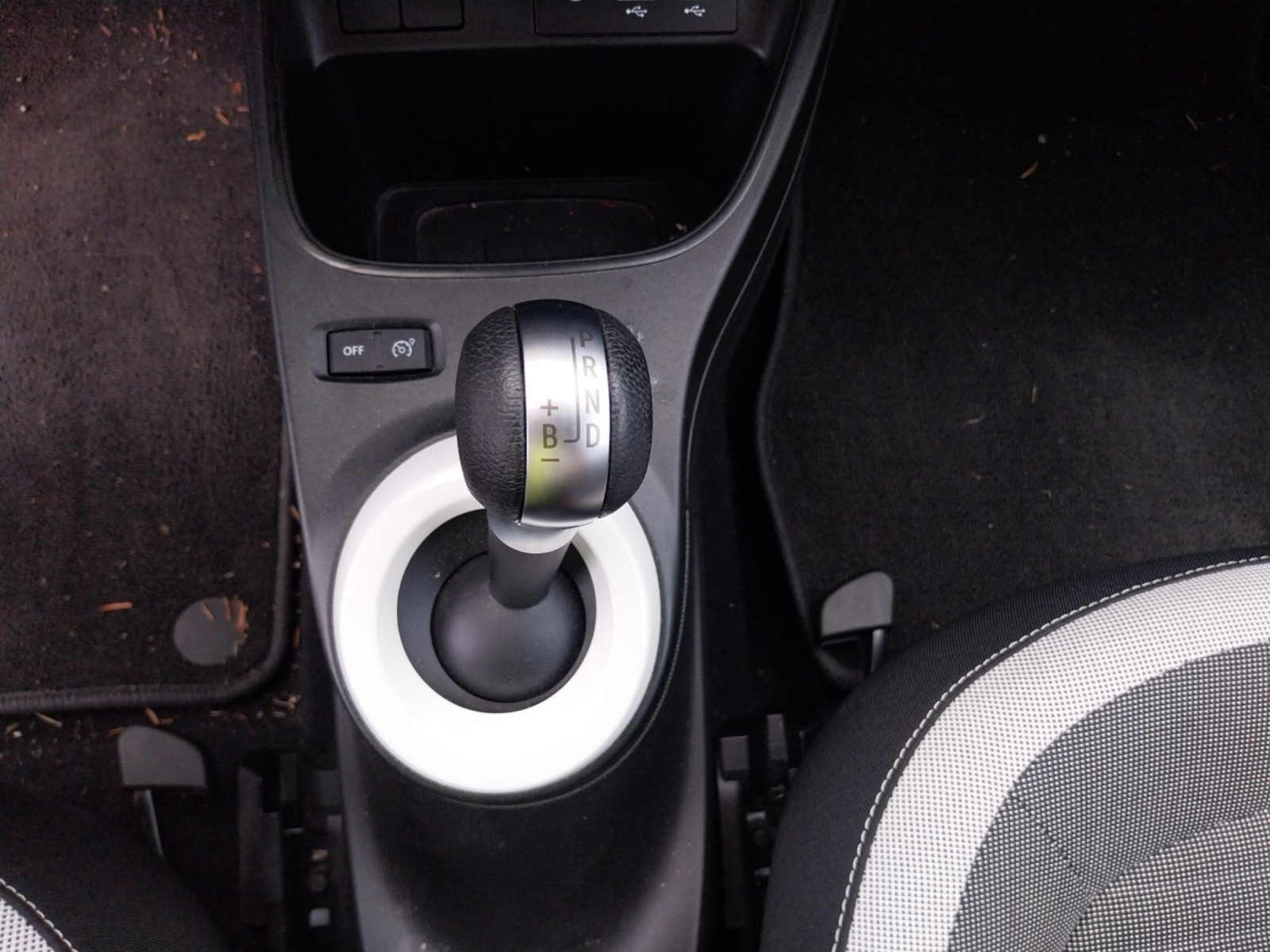 Vente en ligne Renault Twingo Electrique Twingo III E-Tech au prix de 13 290 €
