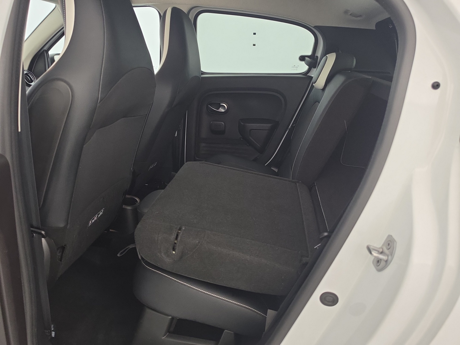 Vente en ligne Renault Twingo Electrique Twingo III E-Tech au prix de 14 290 €