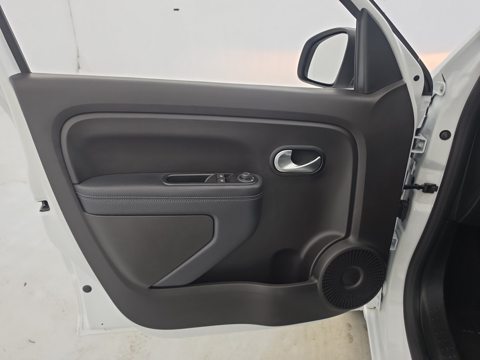 Vente en ligne Renault Twingo Electrique Twingo III E-Tech au prix de 14 290 €