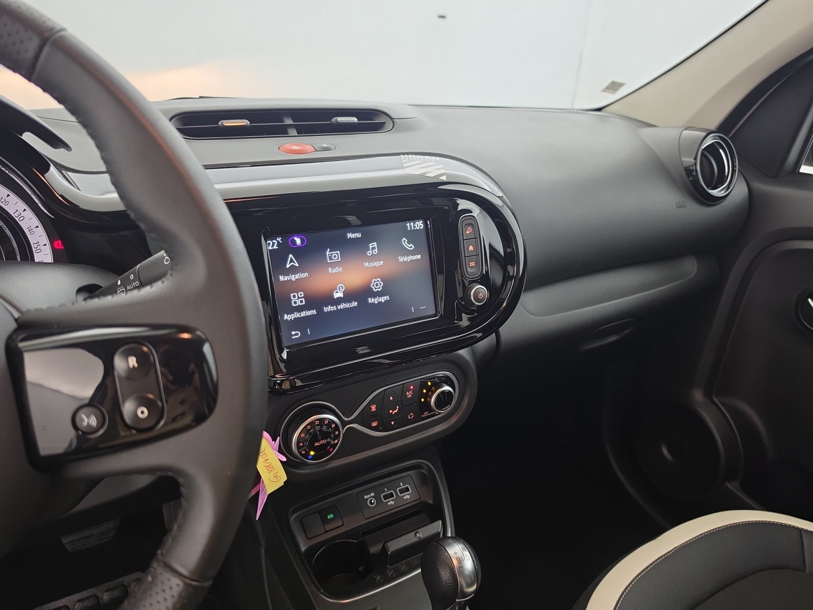 Vente en ligne Renault Twingo Electrique Twingo III E-Tech au prix de 14 290 €