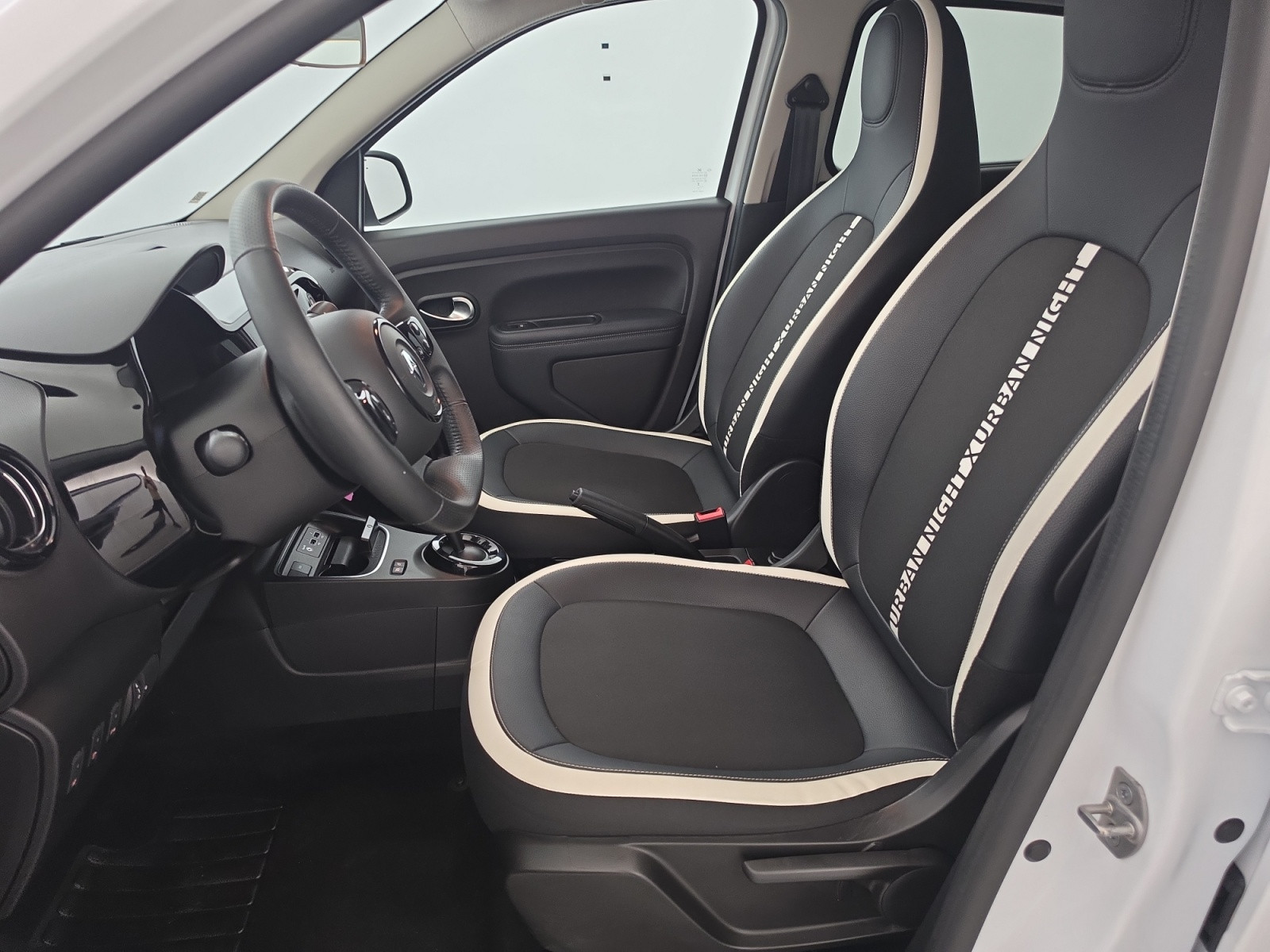 Vente en ligne Renault Twingo Electrique Twingo III E-Tech au prix de 14 290 €