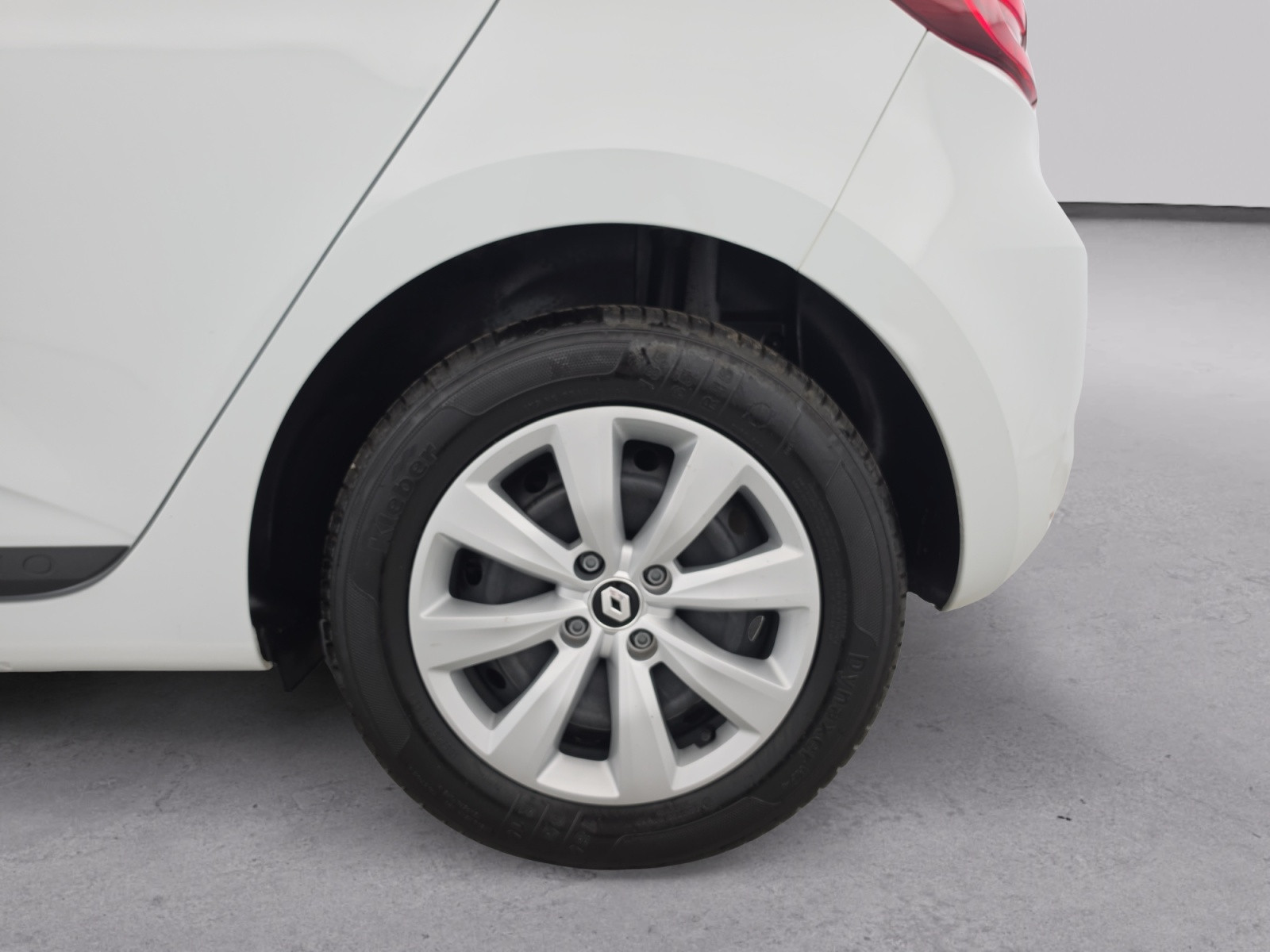Vente en ligne Renault Clio 5 Clio SCe 65 au prix de 12 880 €