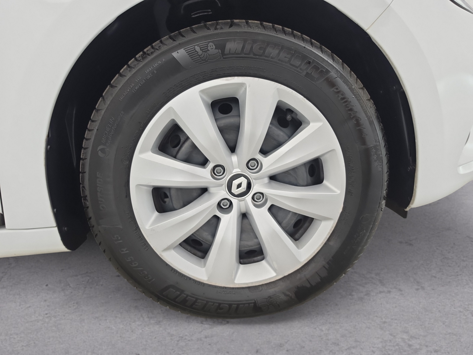 Vente en ligne Renault Clio 5 Clio SCe 65 au prix de 12 880 €