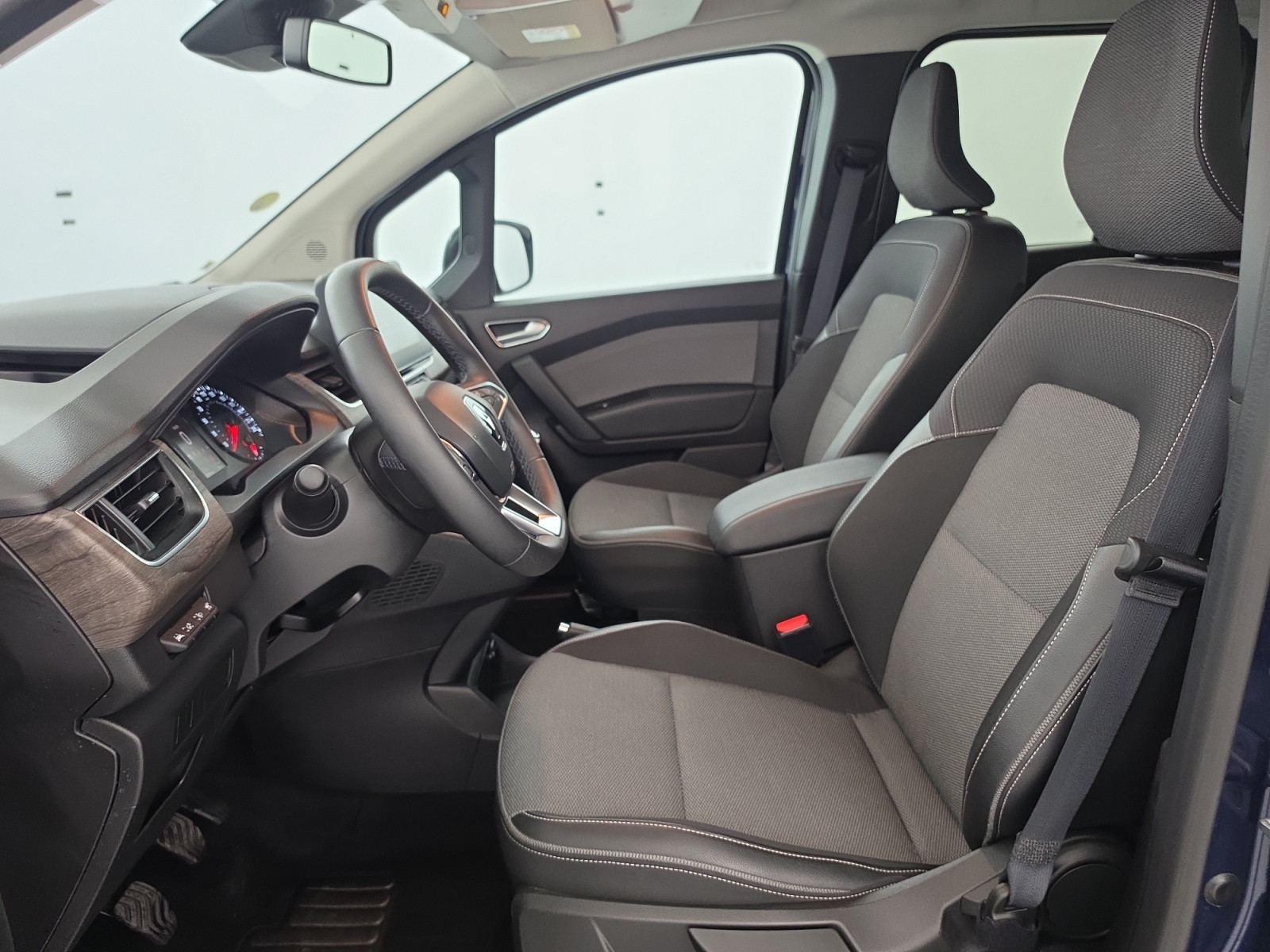 Vente en ligne Renault Kangoo  Blue dCi 95 au prix de 22 790 €