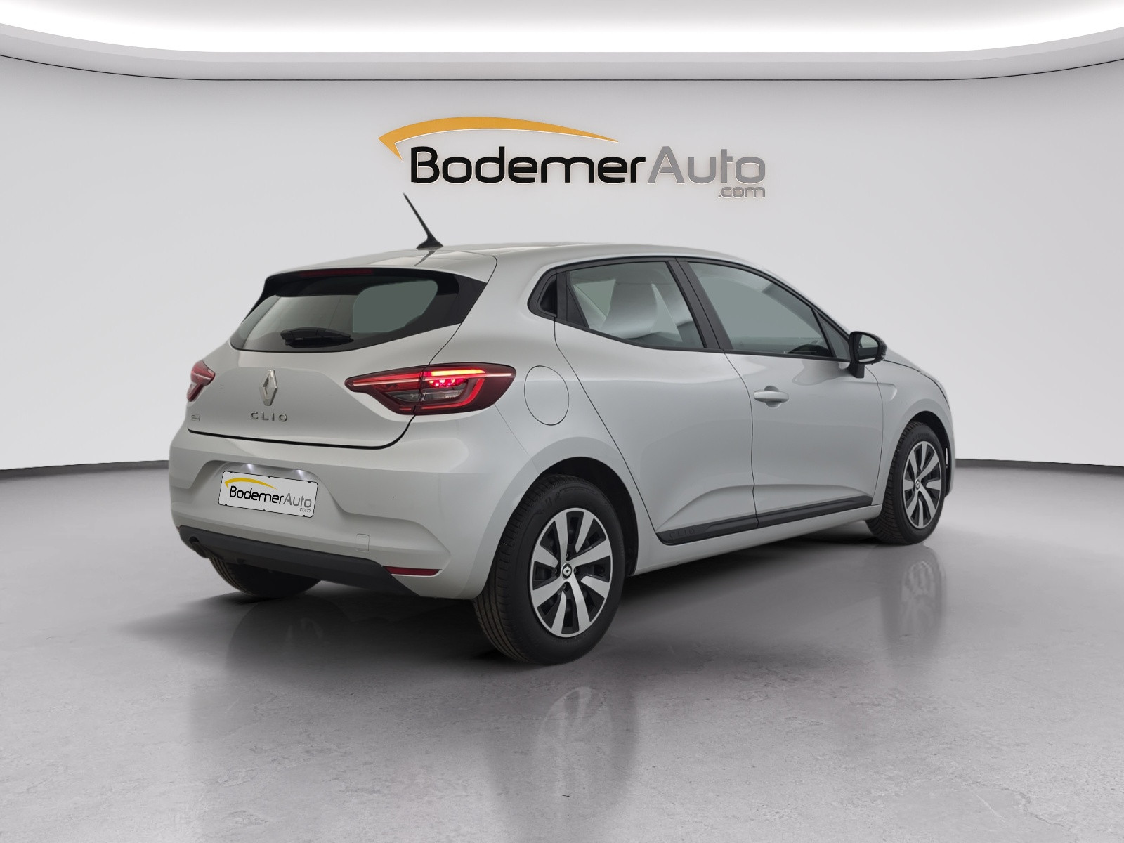 Vente en ligne Renault Clio 5 Clio TCe 90 au prix de 13 490 €