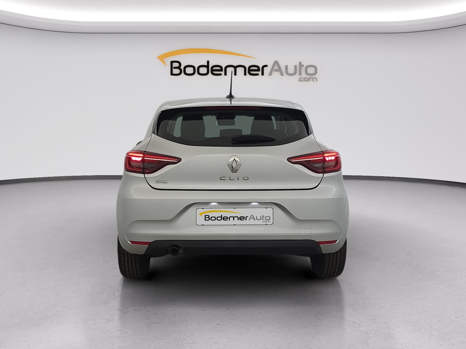 Vente en ligne Renault Clio 5 Clio TCe 90 au prix de 13 490 €