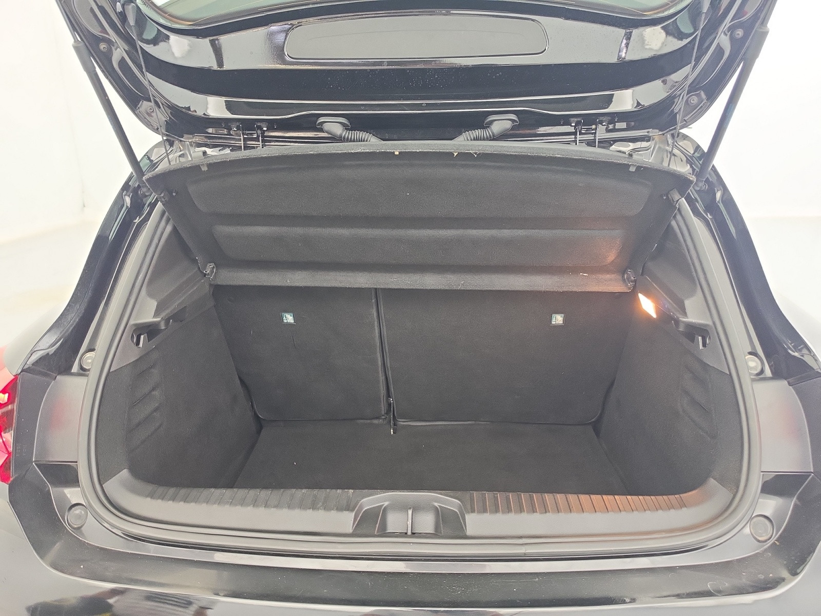 Vente en ligne Renault Clio 5 Clio TCe 140 - 21 au prix de 11 990 €