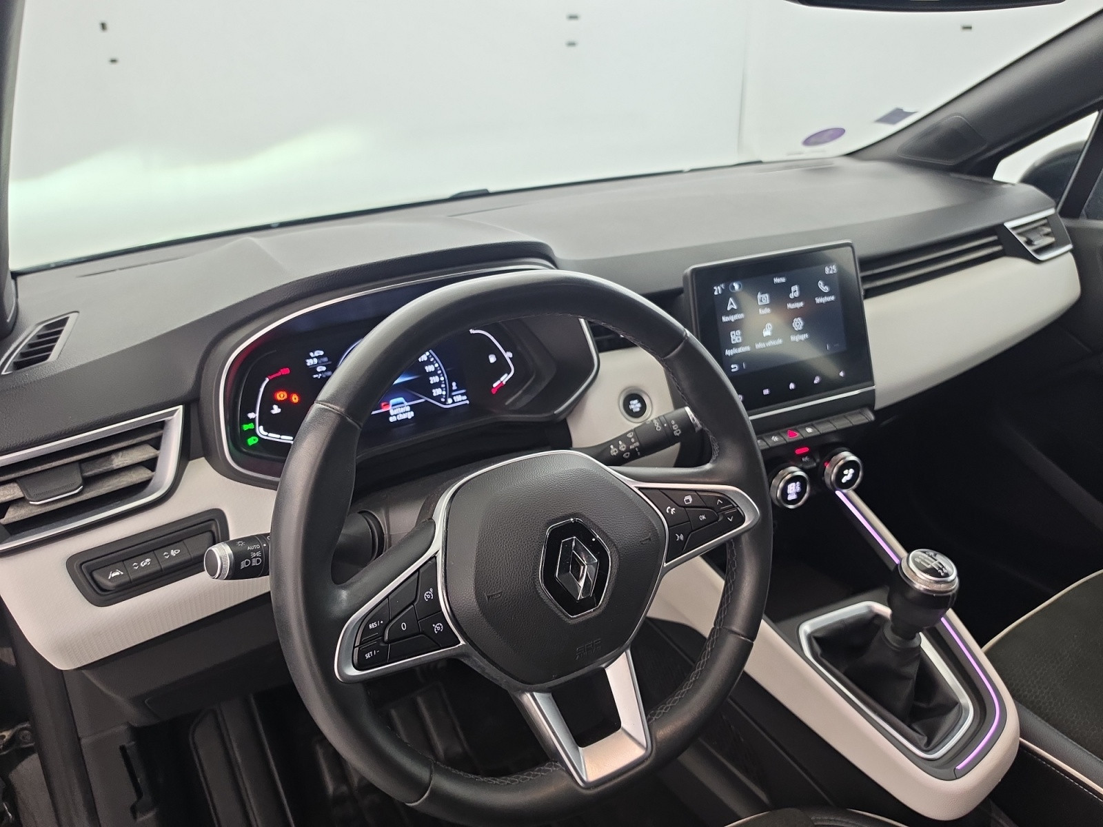 Vente en ligne Renault Clio 5 Clio TCe 140 - 21 au prix de 11 990 €