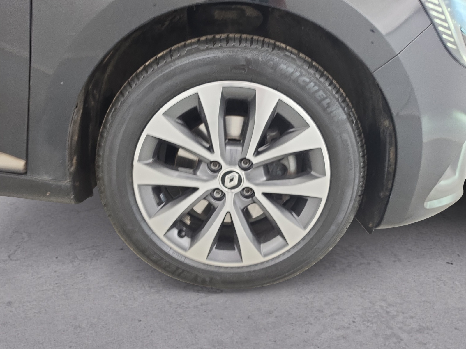 Vente en ligne Renault Clio 5 Clio TCe 140 - 21 au prix de 11 990 €