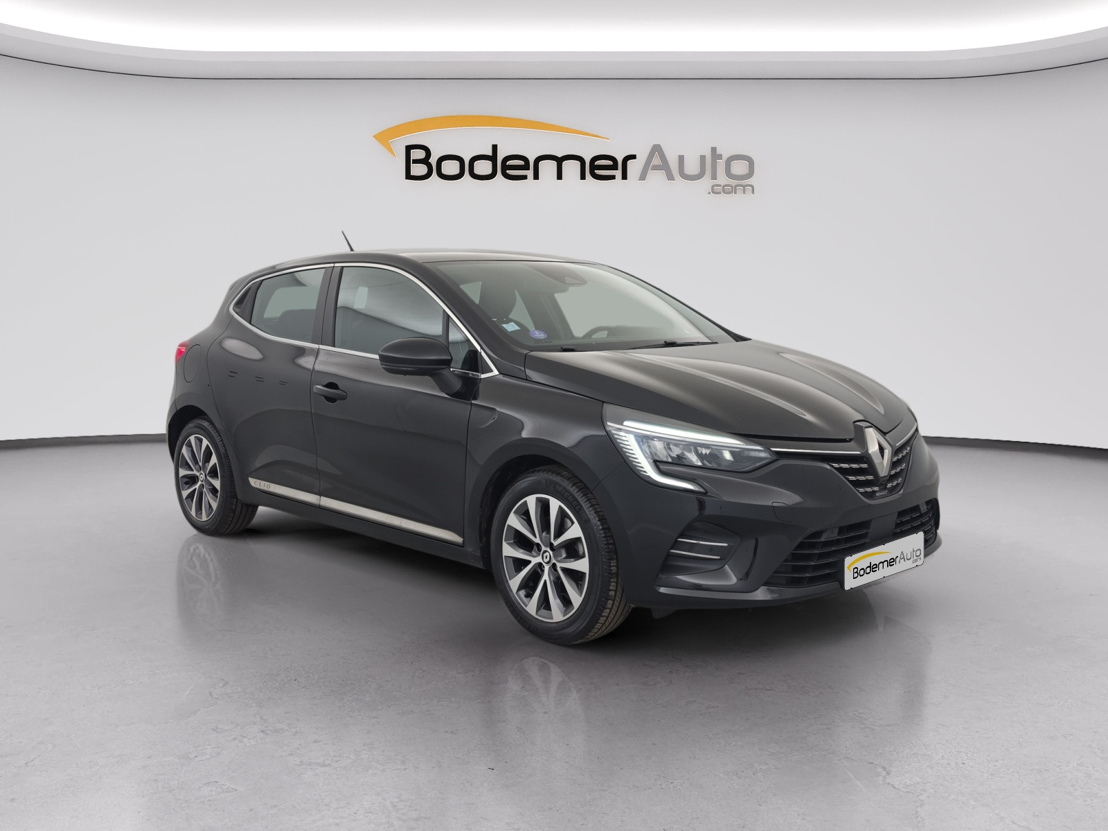 Vente en ligne Renault Clio 5 Clio TCe 140 - 21 au prix de 11 990 €