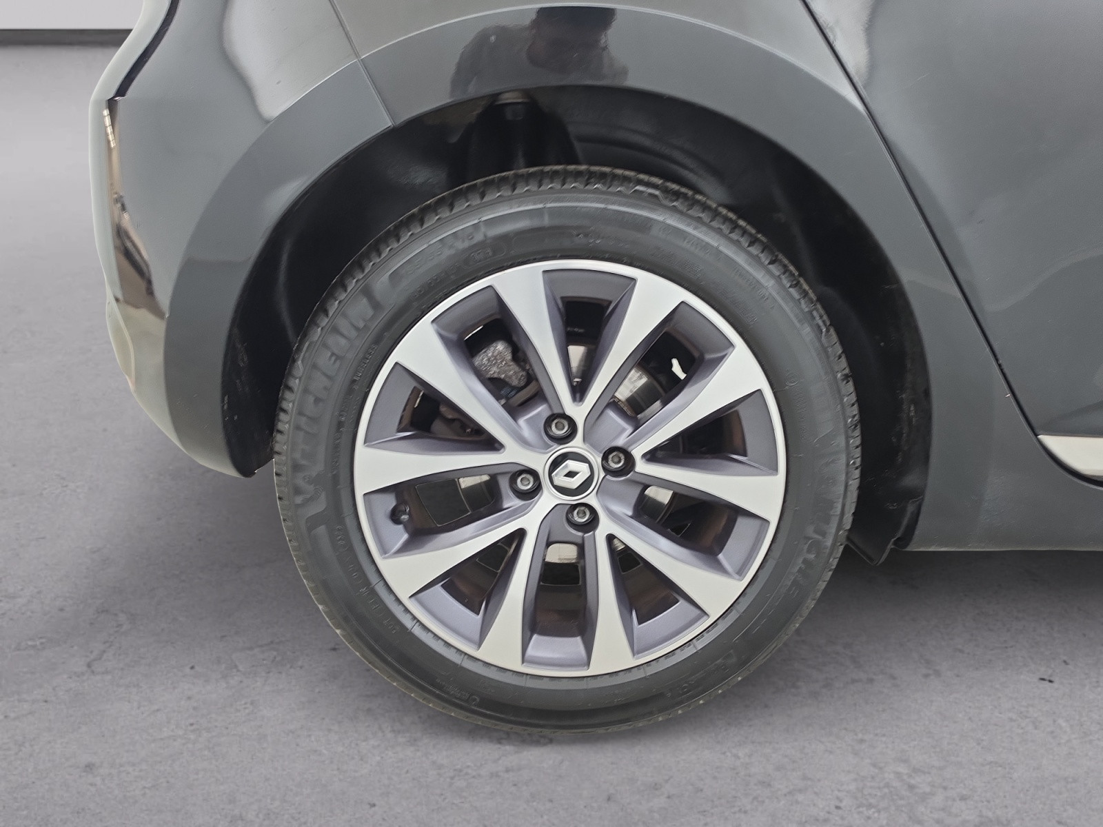 Vente en ligne Renault Clio 5 Clio TCe 140 - 21 au prix de 11 990 €