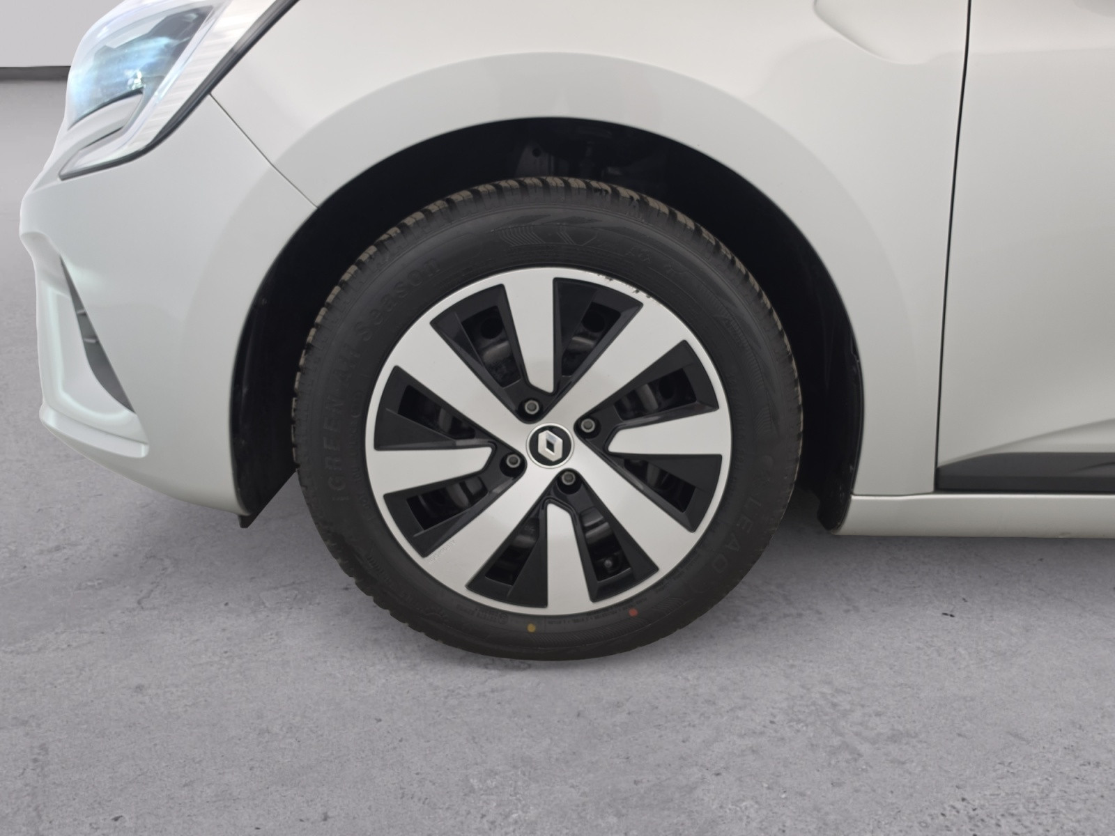 Vente en ligne Renault Clio 5 Clio TCe 90 au prix de 13 490 €