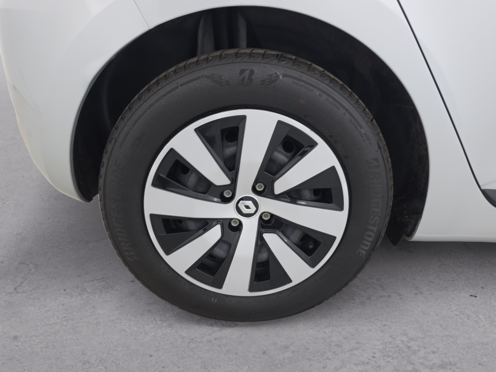 Vente en ligne Renault Clio 5 Clio TCe 90 au prix de 13 490 €