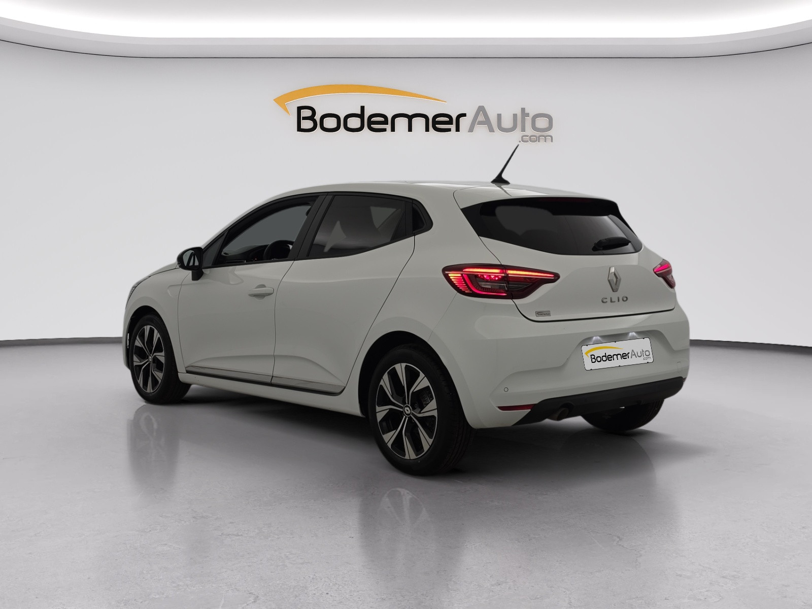 Vente en ligne Renault Clio 5 Clio TCe 100 GPL au prix de 14 190 €