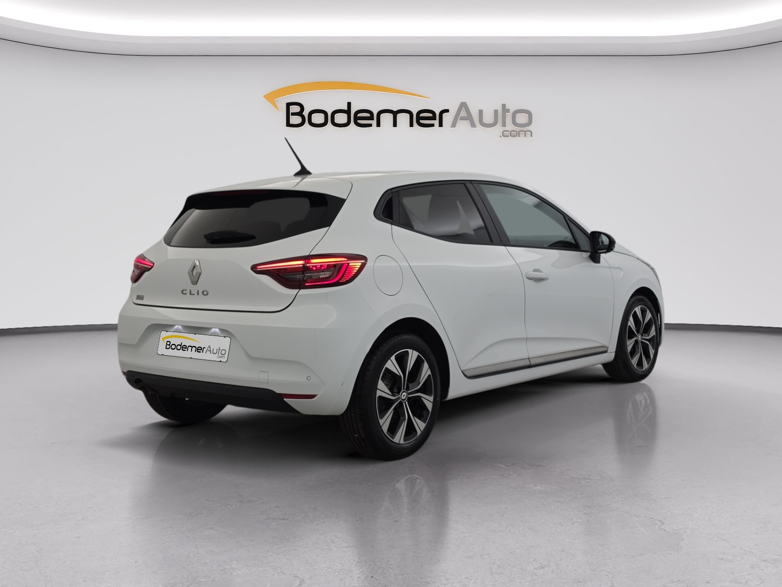 Vente en ligne Renault Clio 5 Clio TCe 100 GPL au prix de 14 190 €