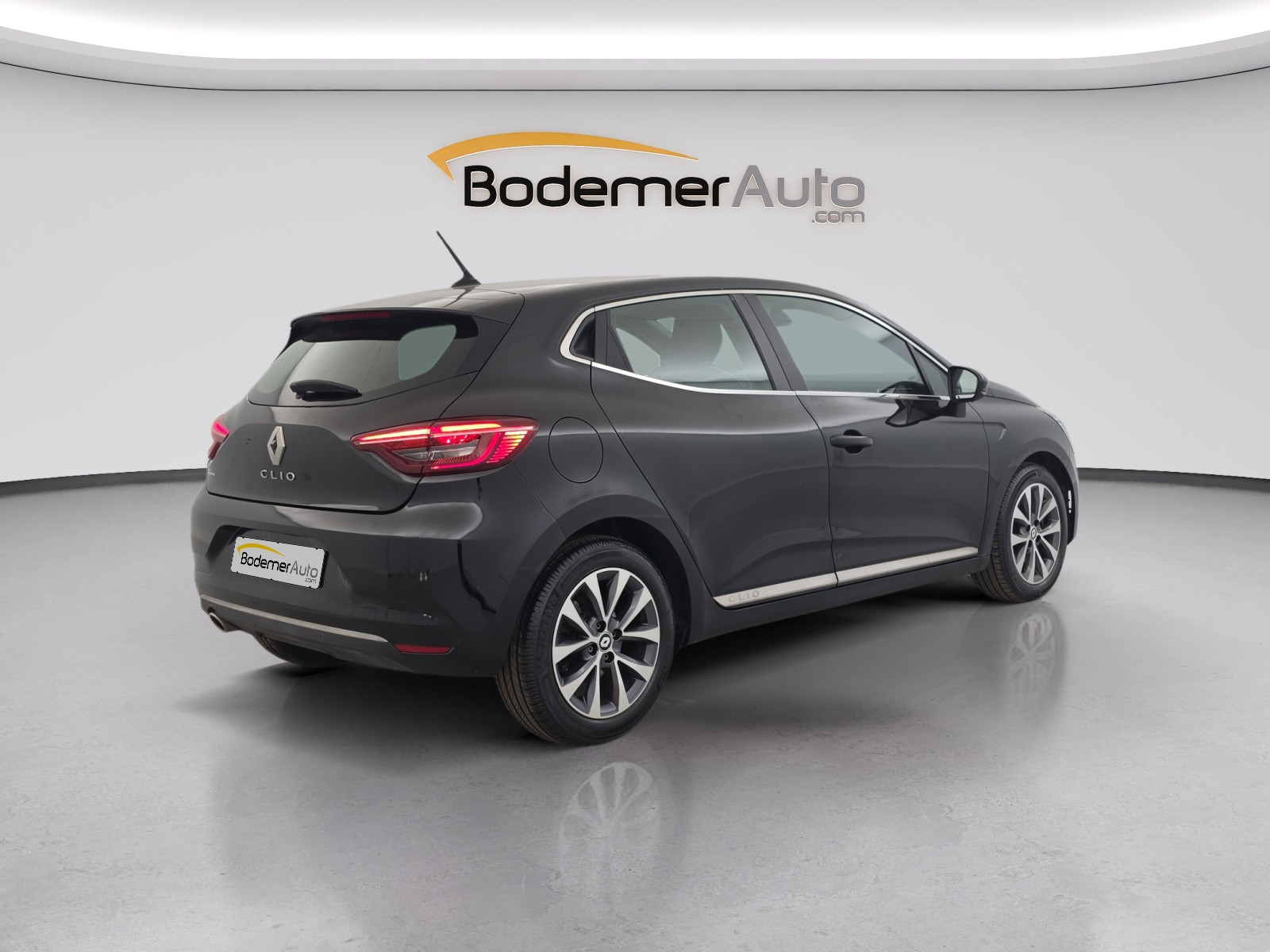 Vente en ligne Renault Clio 5 Clio TCe 140 - 21 au prix de 11 990 €