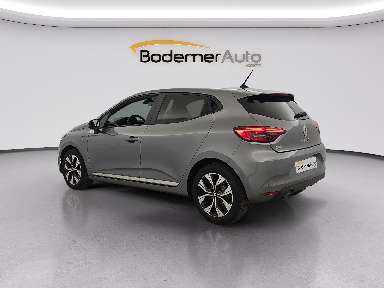Vente en ligne Renault Clio 5 Clio TCe 90 au prix de 14 490 €