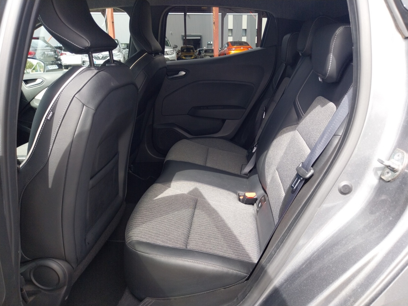 Vente en ligne Renault Clio 5 Clio TCe 90 au prix de 14 990 €