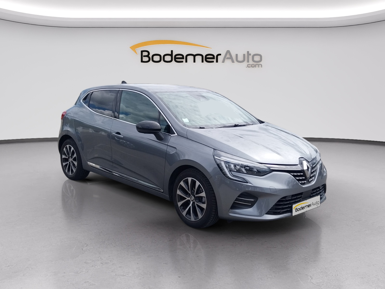 Vente en ligne Renault Clio 5 Clio TCe 90 au prix de 14 990 €