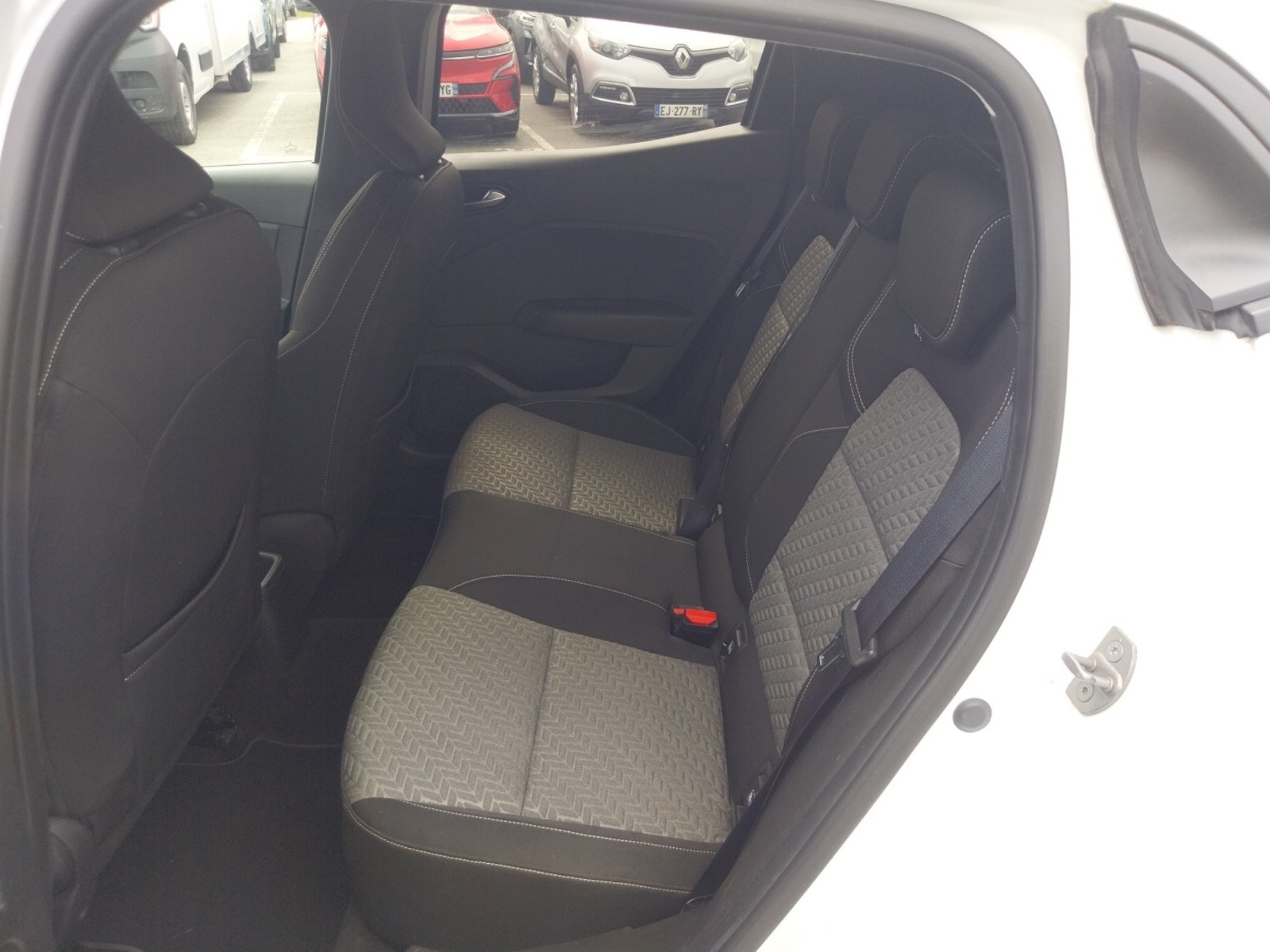 Vente en ligne Renault Clio 5 Clio TCe 100 GPL au prix de 13 990 €