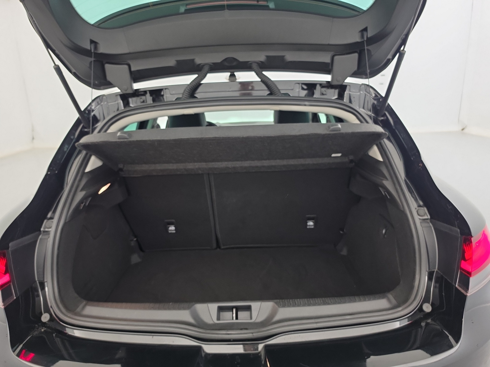 Vente en ligne Renault Megane 4  Blue dCi 115 au prix de 19 990 €