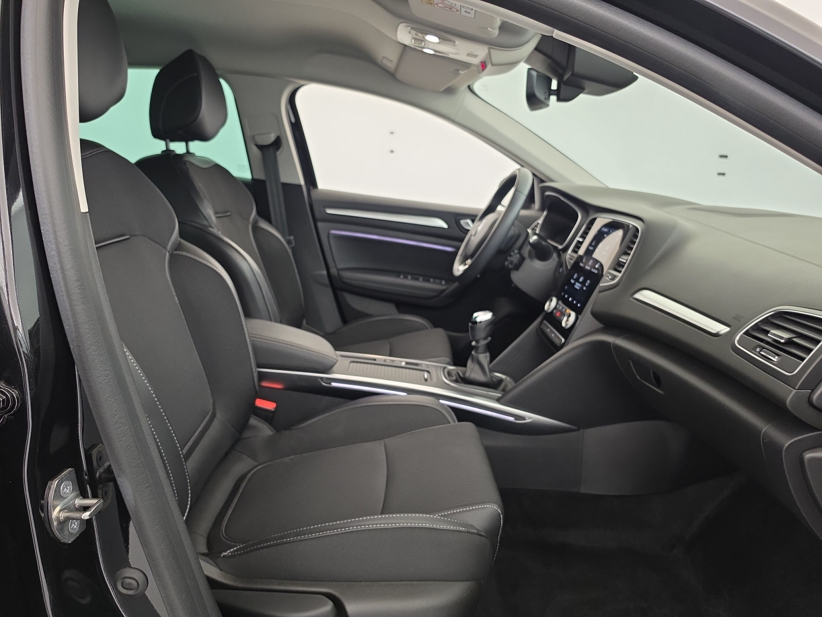 Vente en ligne Renault Megane 4  Blue dCi 115 au prix de 19 990 €