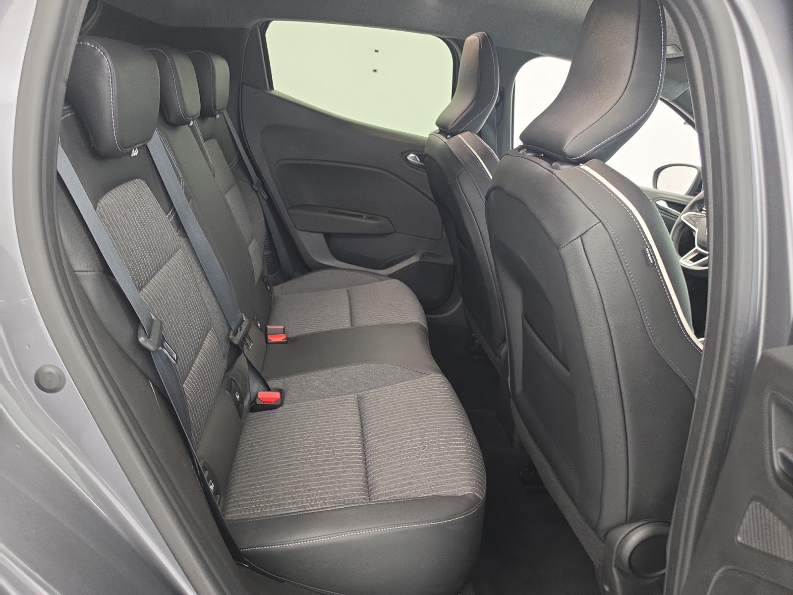 Vente en ligne Renault Clio 5 Clio E-Tech full hybrid 145 au prix de 16 490 €