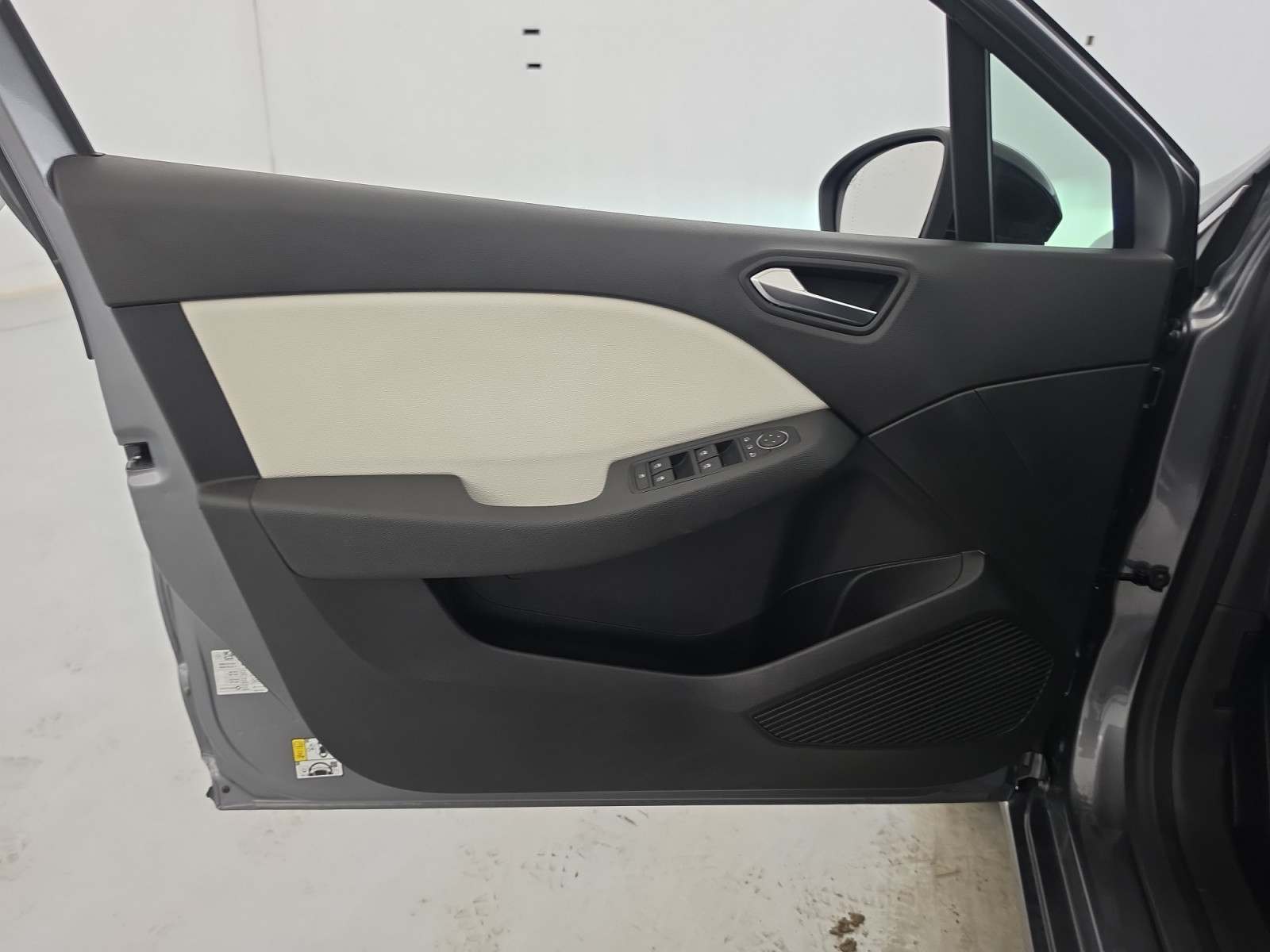 Vente en ligne Renault Clio 5 Clio E-Tech full hybrid 145 au prix de 16 490 €