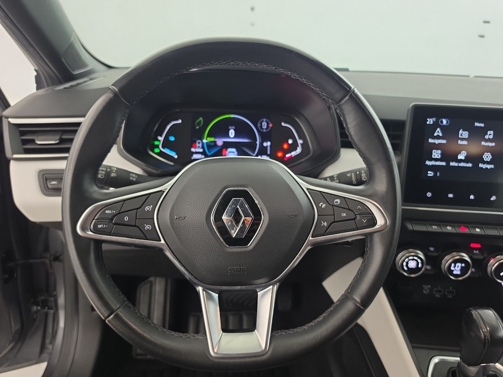Vente en ligne Renault Clio 5 Clio E-Tech full hybrid 145 au prix de 16 490 €